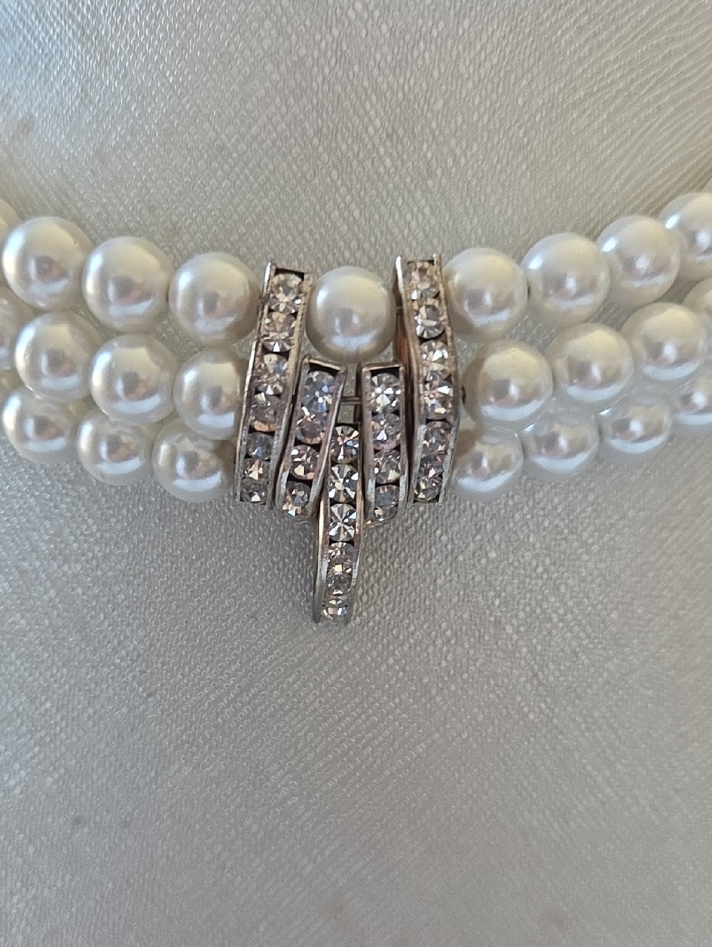 Rhinestone & Faux Pearl Choker Necklace - Picture 2 of 4